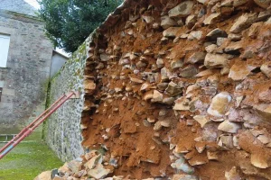 Infiltration d'eau de pluie dans les murs